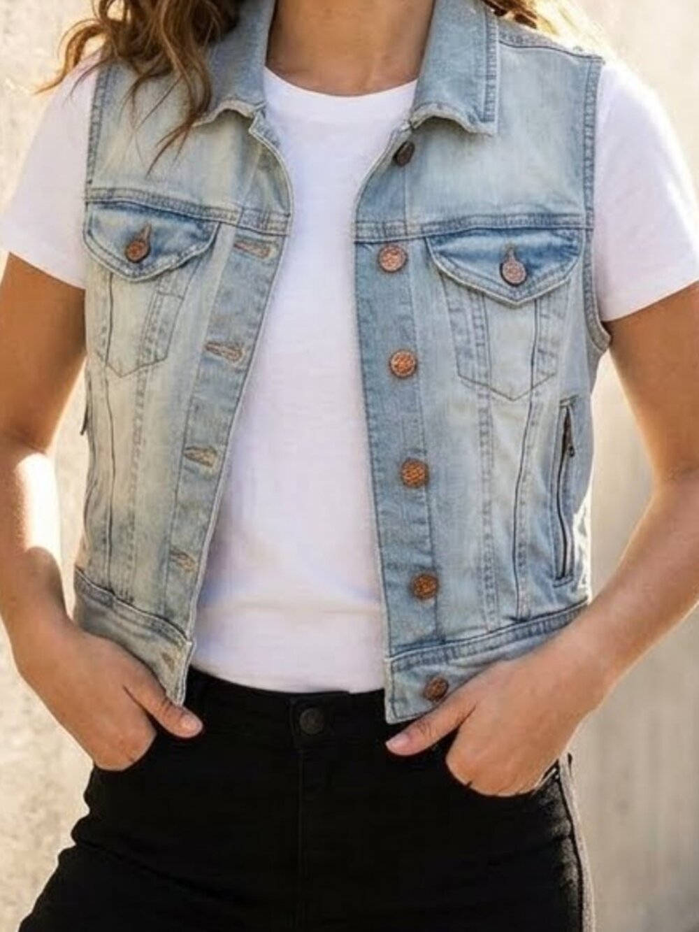 Liquid X Woman's Light Wash Denim Jean Sleeveless Cropped Vest Size S/P Layering
